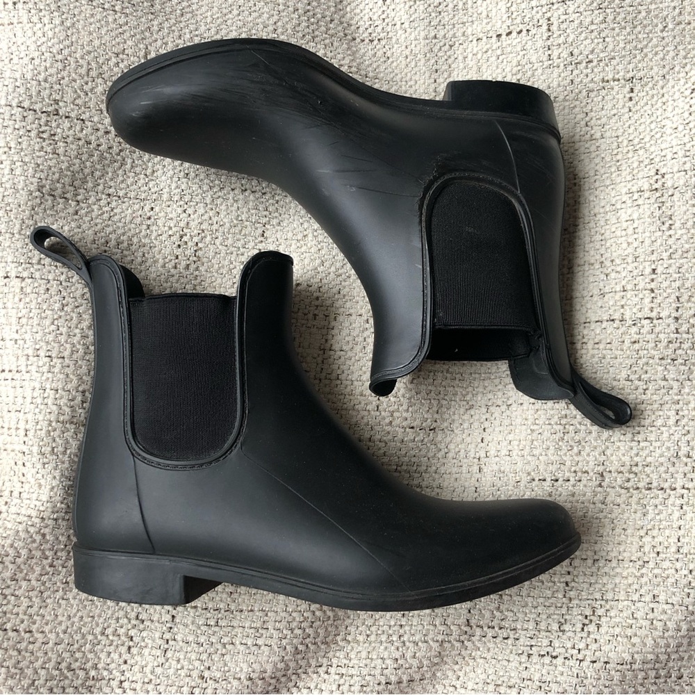 j. crew matte black chelsea rainboot